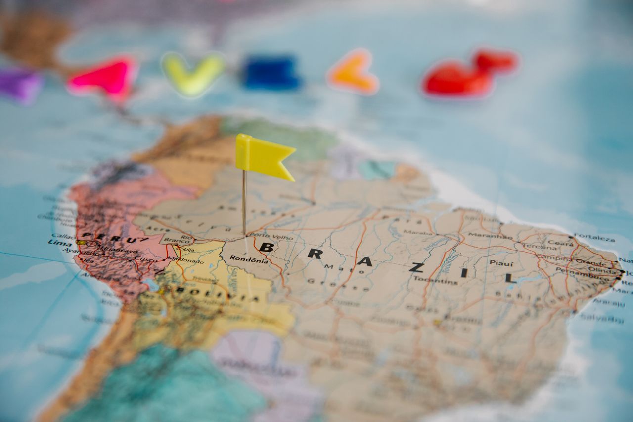 gallery-1 Detailed close-up map of South America highlighting Brazil with a yellow flag pin.